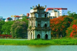 Take a stroll around Hoan Kiem Lake