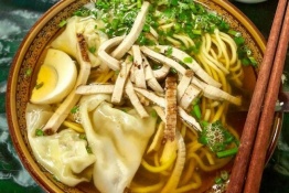 Cuon Sui (Dry Pho)